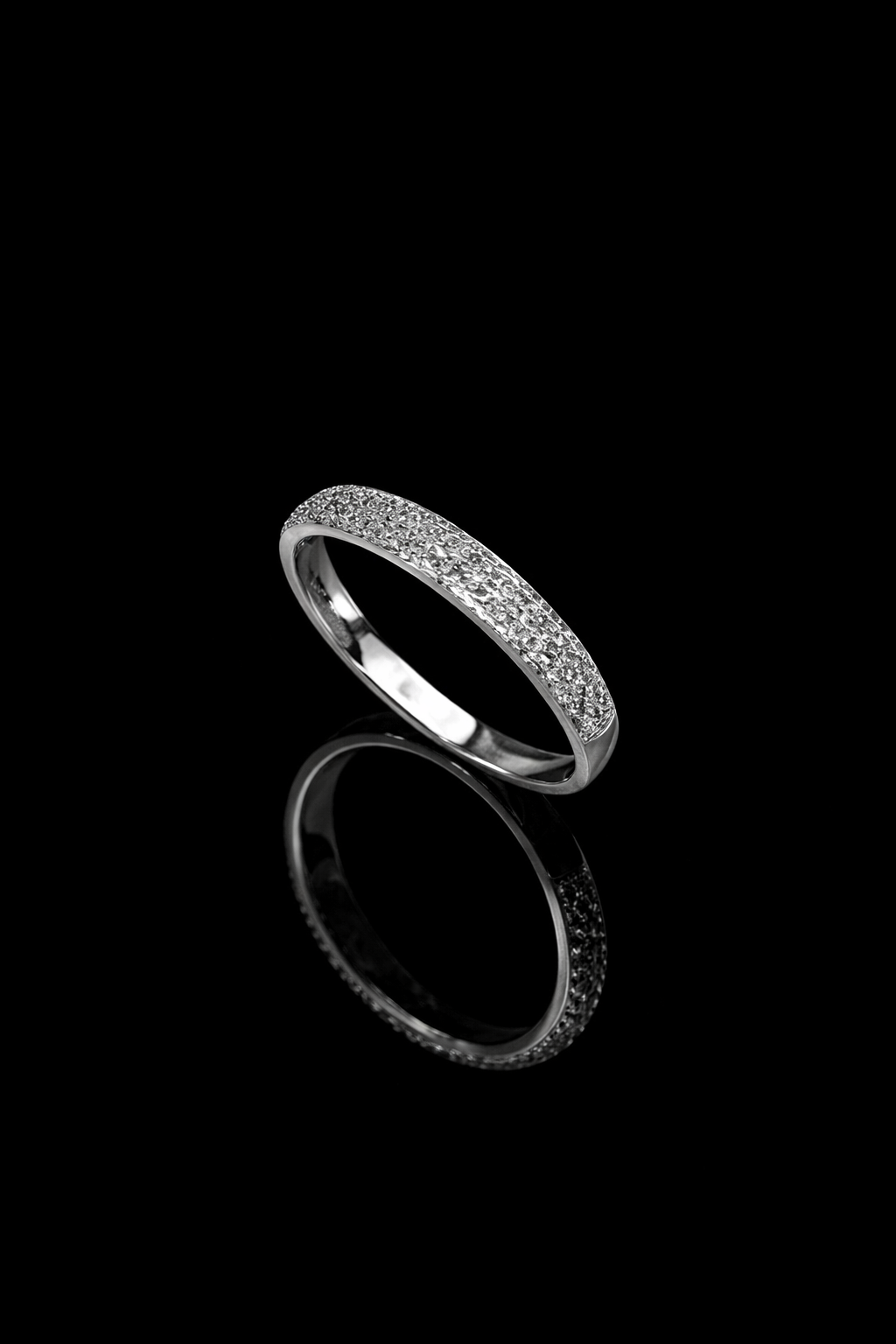 Anillo de oro blanco